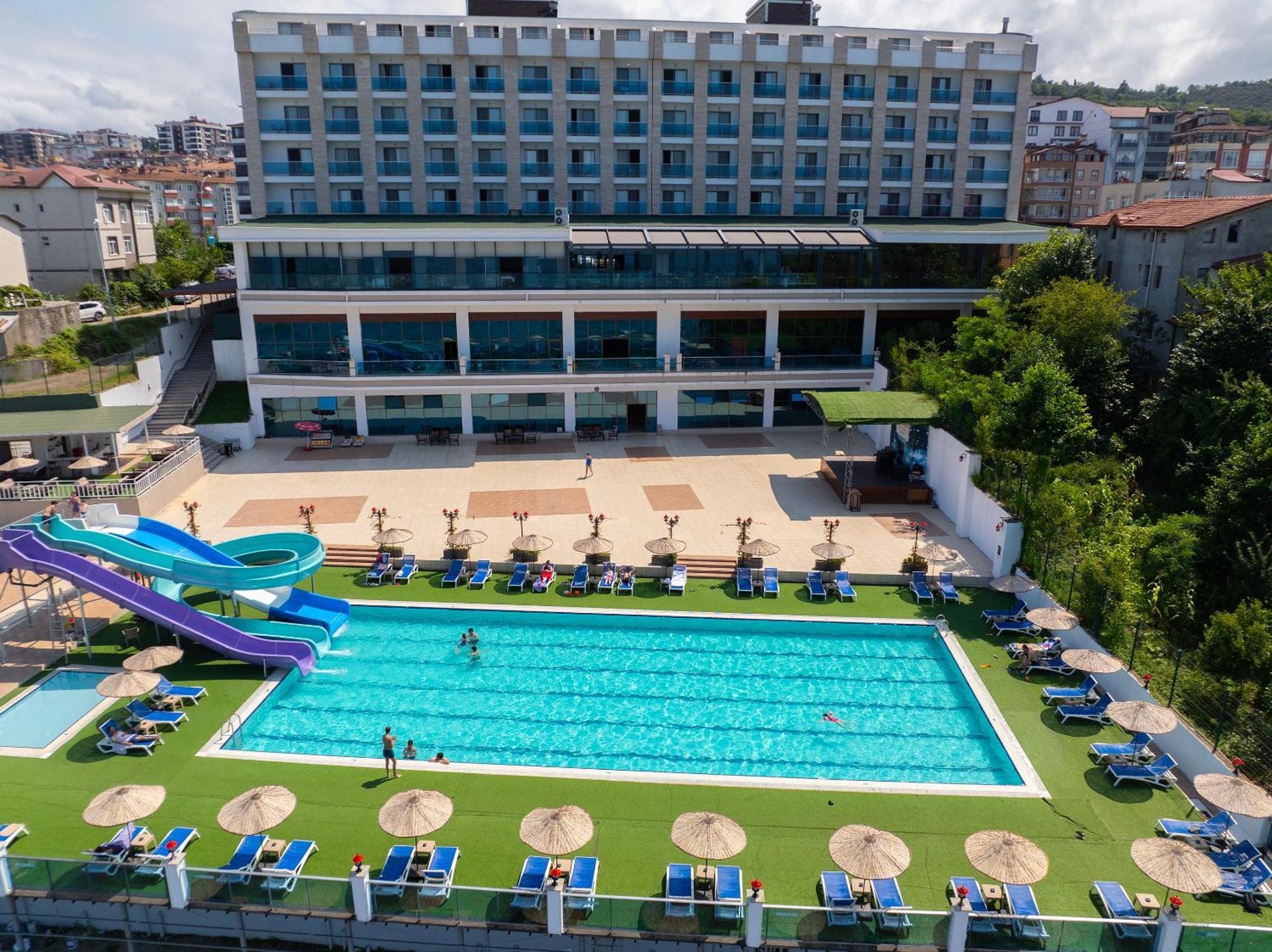 Ramada Resort By Wyndham Unye Экстерьер фото